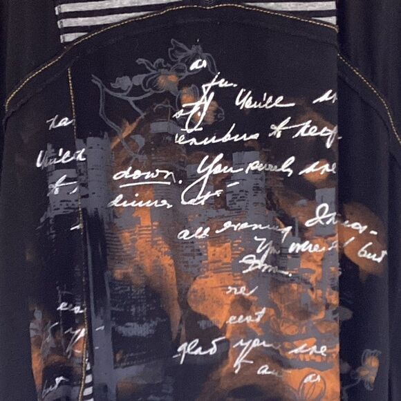 Canda tunic top letter graphic script medium.  0274 - Picture 6 of 10